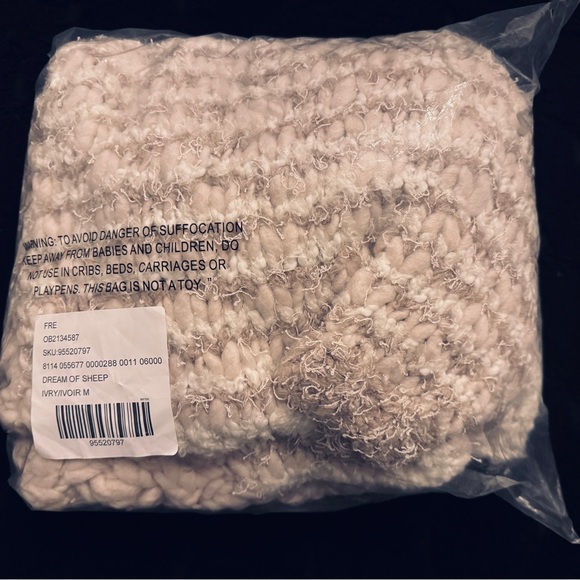 Free People Dream Of Sheep Sweater Size Medium NEW - Picture 9 of 12